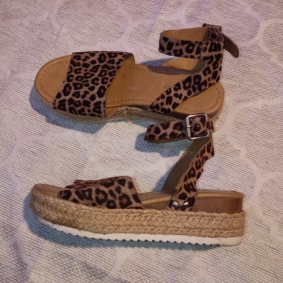 Cheetah Wedges - Picture 3 of 3